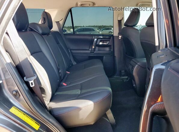 JTEBU5JR4L5772351 2020 TOYOTA 4RUNNER Gray Widok komory silnika