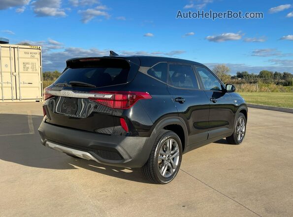 KNDEPCAA4N7329213 2022 KIA SELTOS Черный Вид спереди