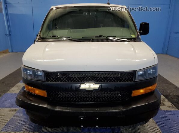 1GCWGAFP2L1272581 2020 CHEVROLET EXPRESS White Rear view