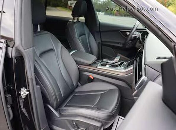 WA1AVAF15MD001066 2021 AUDI Q8 Black Вид спереду