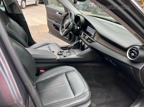 ZARFAEEN9H7544398 2017 ALFA ROMEO GIULIA Gray 
