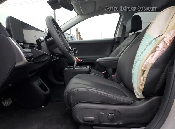 7YAKN4DA0SY004017 2025 HYUNDAI IONIQ Gray Vista del salpicadero