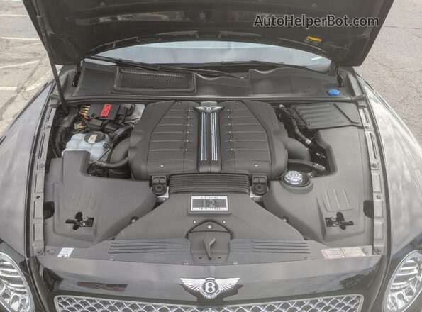 SJAAC2ZV8JC021962 2018 BENTLEY BENTAYGA Черный Вид салона спереди
