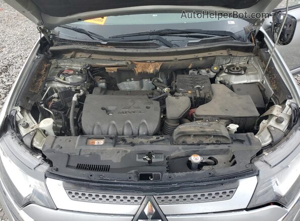 JA4AD3A31LZ039967 2020 MITSUBISHI OUTLANDER Silver ძრავის განყოფილების ხედი