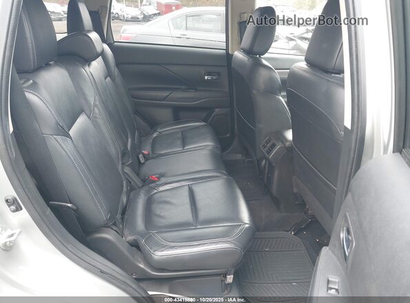 JA4AD3A36LZ030889 2020 MITSUBISHI OUTLANDER Silver VIN sticker view