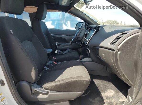 JA4AP3AU5LU025857 2020 MITSUBISHI OUTLANDER White Front interior view