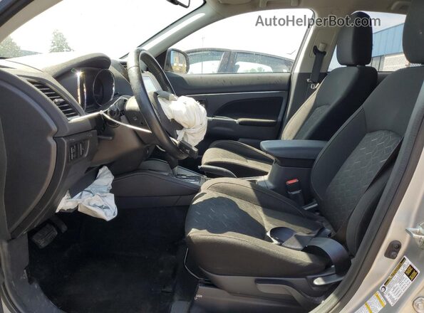JA4APVAU6MU015707 2021 MITSUBISHI OUTLANDER Silver Vista interior delantera