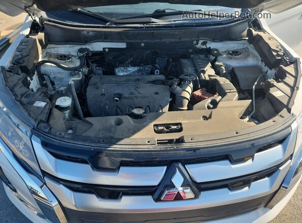JA4APVAUXMU015757 2021 MITSUBISHI OUTLANDER White Engine compartment view