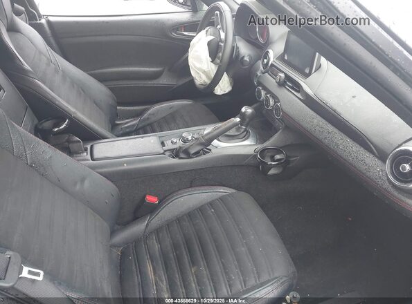 JC1NFAEK7H0111982 2017 FIAT 124 SPIDER Silver Vista interior delantera