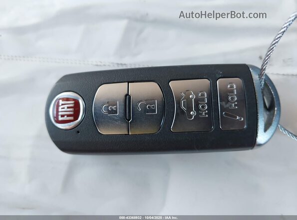 JC1NFAEKXH0127819 2017 FIAT 124 SPIDER Gray Vista del salpicadero