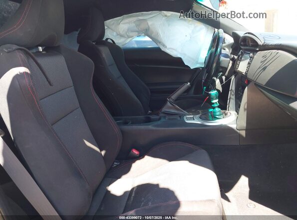 JF1ZCAB15H9604568 2017 SUBARU BRZ Silver Вид салону спереду