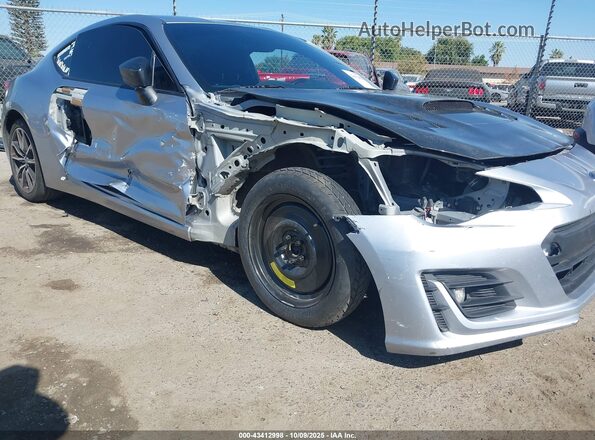 JF1ZCAC17J9601675 2018 SUBARU BRZ Серебряный Вид спереди