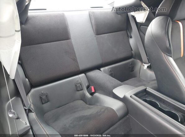 JF1ZNBG19P9755789 2023 TOYOTA GR86 Orange VIN კოდის სტიკერის ხედი