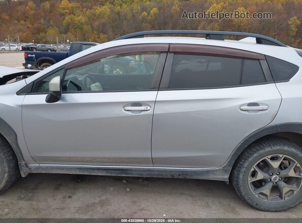 JF2GTABC9JH201967 2018 SUBARU CROSSTREK Silver 