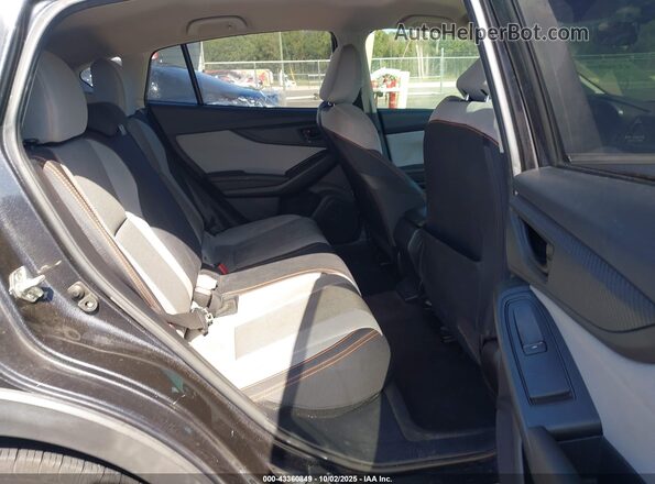 JF2GTACC4K8356734 2019 SUBARU CROSSTREK Black Widok naklejki z numerem VIN