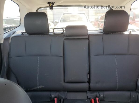 JF2SJAWC8HH582831 2017 SUBARU FORESTER 2.5I TO Серебряный Вид задних сидений