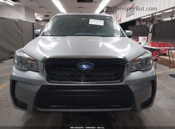 JF2SJGEC7JH592793 2018 SUBARU FORESTER2. Silver 