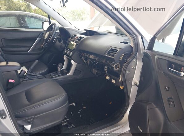 JF2SJGXC1GH405232 2016 SUBARU FORESTER2. Silver Widok wnętrza z przodu