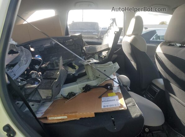 JF2SKAAC6RH476044 2024 SUBARU FORESTER White Widok wnętrza z tyłu