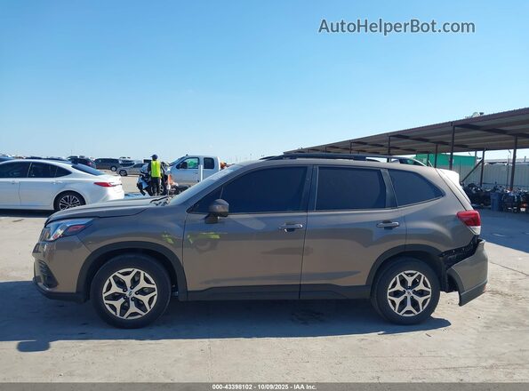JF2SKADC1PH454154 2023 SUBARU FORESTER Brown 