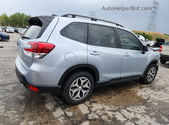 JF2SKADC6RH450832 2024 SUBARU FORESTER Серебряный Задняя правая четверть