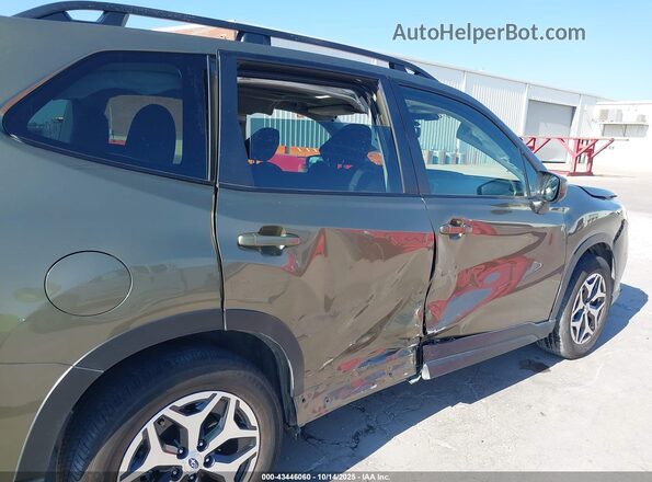 JF2SKAEC8PH444588 2023 SUBARU FORESTER Green Widok z przodu