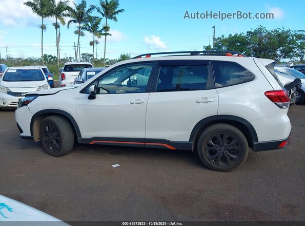 JF2SKAGC9PH403299 2023 SUBARU FORESTER White 360 interior view