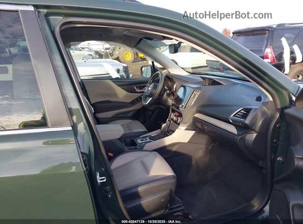 JF2SKALC4RH404661 2024 SUBARU FORESTER Зеленый Вид салона спереди