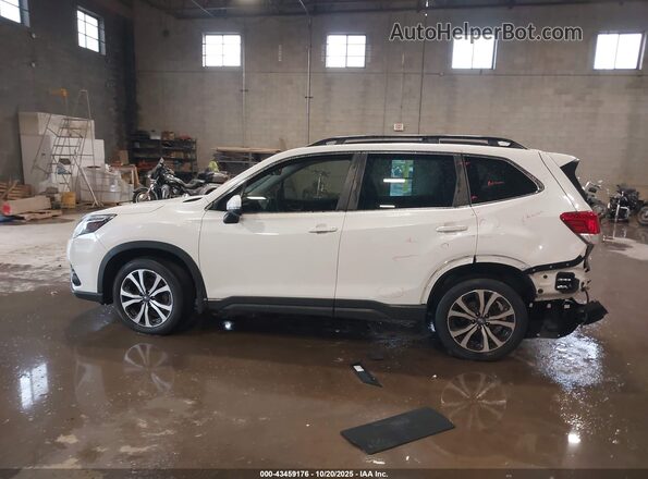 JF2SKAPC4NH426177 2022 SUBARU FORESTER White 