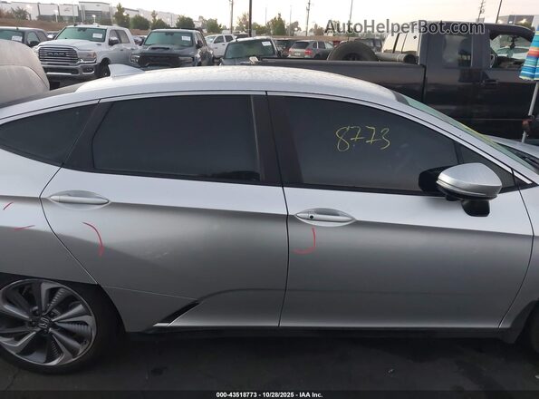 JHMZC5F14MC001828 2021 HONDA CLARITY Silver Rear interior view