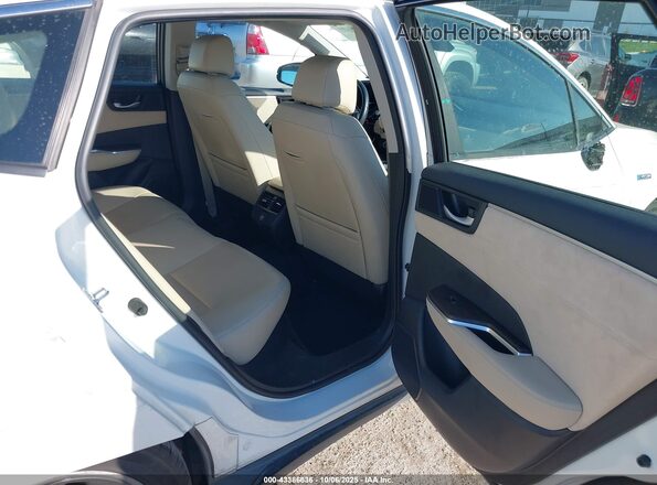 JHMZC5F35JC012429 2018 HONDA CLARITY PLUG-IN HYBRID White 