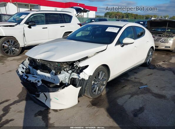 JM1BPAKM1P1614134 2023 MAZDA 3 White წინა მარცხენა ხედი სამი მეოთხედიდან