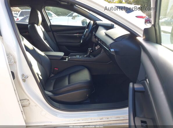 JM1BPAKM1P1614134 2023 MAZDA 3 White წინა სალონის ხედი