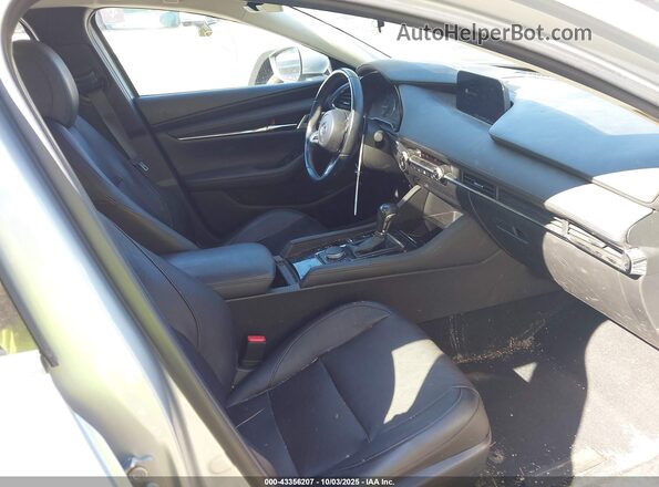 JM1BPBEM0K1132782 2019 MAZDA 3 Silver Front interior view