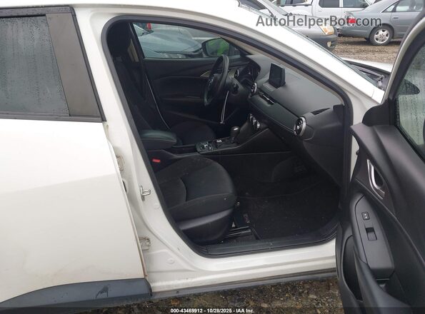 JM1DKDB74M1509246 2021 MAZDA CX-3 White Front interior view