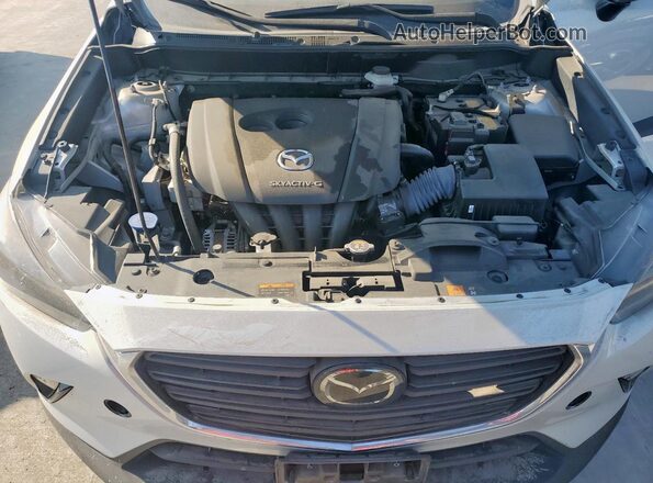 JM1DKDB75M1503150 2021 MAZDA CX-3 White Rear interior view