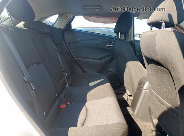 JM1DKDB75M1503150 2021 MAZDA CX-3 White Rear seats view