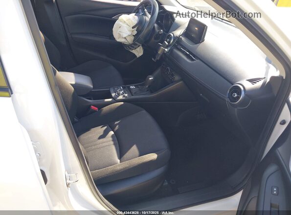 JM1DKDB77K1419246 2019 MAZDA CX-3 White Вид салону спереду