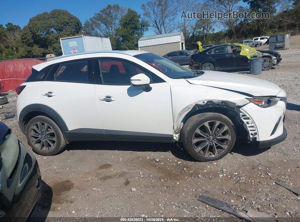 JM1DKDC76K0434048 2019 MAZDA CX-3 White Вид задньої частини салону