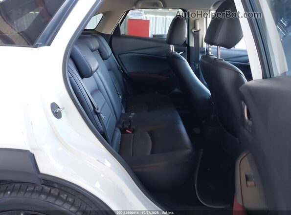 JM1DKFC71J0303460 2018 MAZDA CX-3 White VIN კოდის სტიკერის ხედი