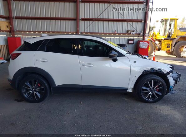 JM1DKFC71J0303460 2018 MAZDA CX-3 White სალონის 360-გრადუსიანი ხედი