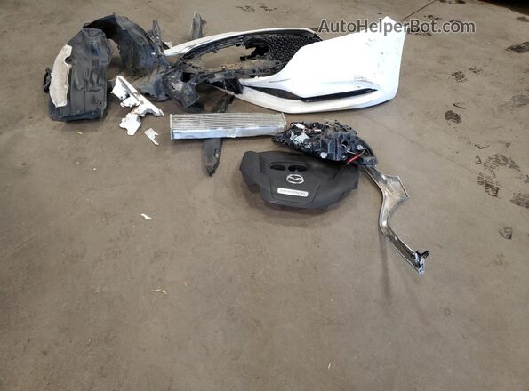JM1GL1TY0L1512739 2020 MAZDA 6 White Вид підкапотного простору