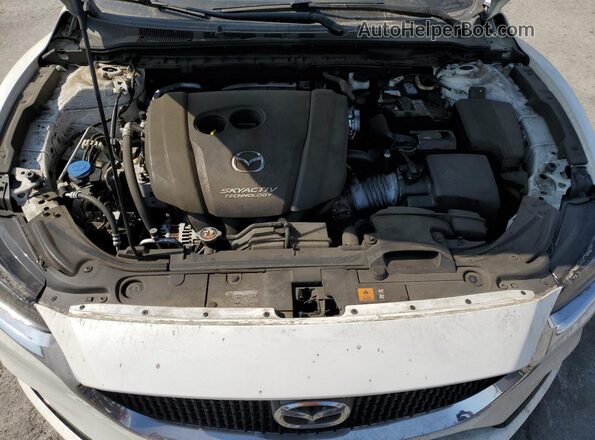 JM1GL1UM0J1334422 2018 MAZDA 6 Белый Вид задней части салона