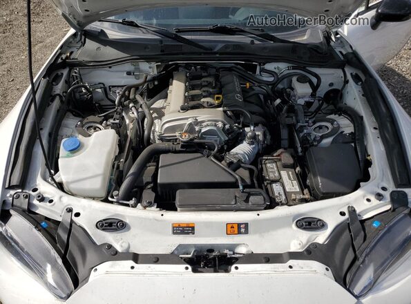 JM1NDAC72H0124811 2017 MAZDA MX-5 Белый Вид задней части салона