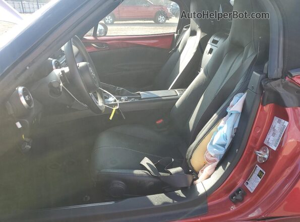 JM1NDAD76N0508889 2022 MAZDA MX-5 Red Front interior view