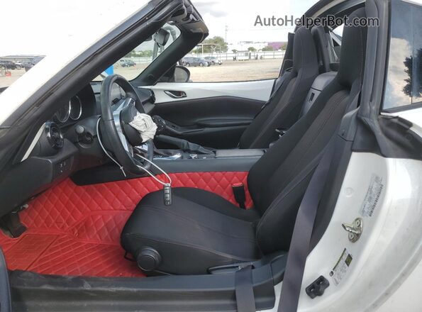 JM1NDAL71H0103528 2017 MAZDA MX-5 White Front interior view
