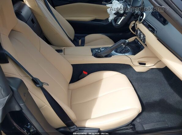 JM1NDAM72S0658056 2025 MAZDA MX-5 MIATA RF Dark Blue Widok wnętrza z przodu