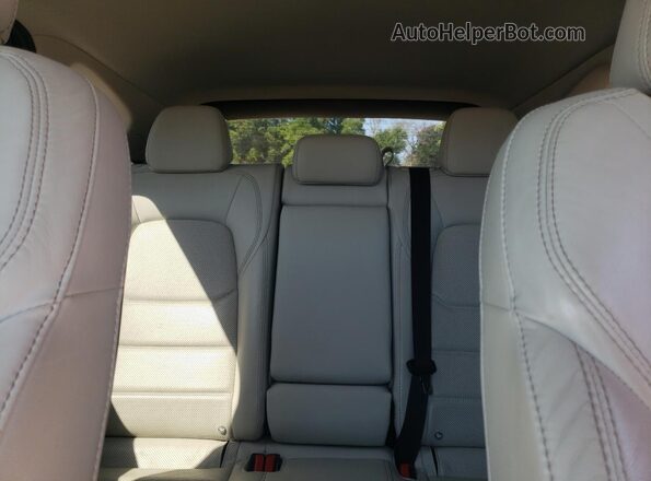 JM3KFADM6L0720246 2020 MAZDA CX-5 Red Հետևի նստատեղերի տեսք