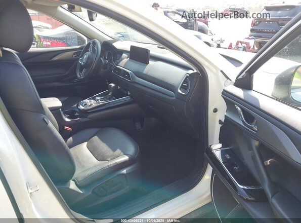 JM3TCACY4M0518671 2021 MAZDA CX-9 White Front interior view