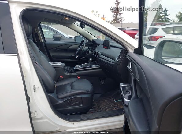JM3TCBCY3L0408134 2020 MAZDA CX-9 White Front interior view
